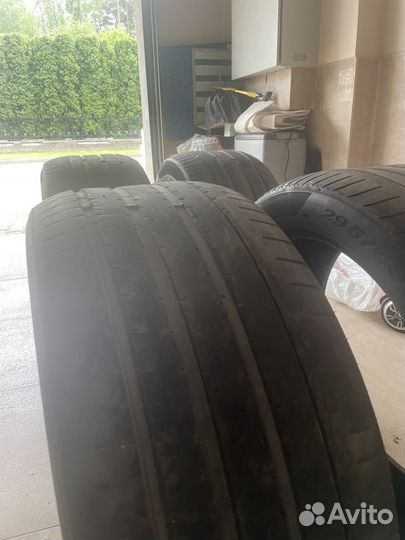 Pirelli P Zero 295/40 R21