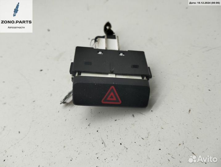 Кнопка аварийной сигнализации (аварийки) 561953509B на Volkswagen Passat B7 USA