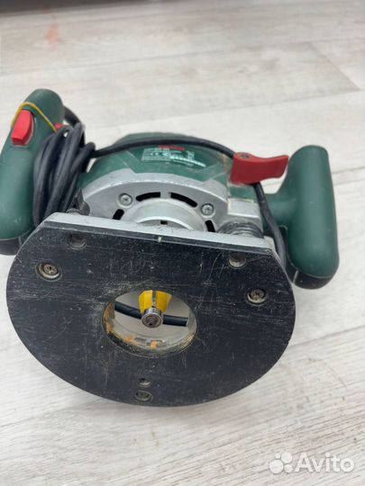Фрезер bosch POF 1100 AE