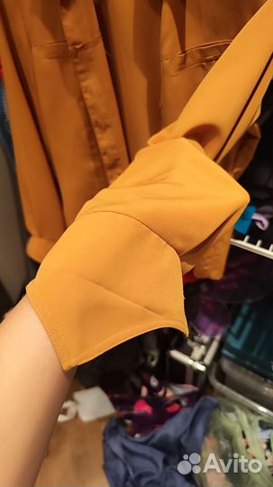 Рубашка горчичная 46 размер приталенная