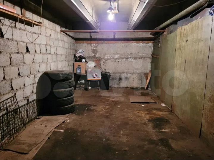 Гараж, > 30 м²