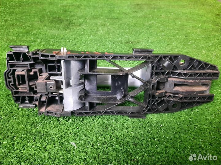 Ручка двери внешняя задняя левая Volkswagen Golf 6