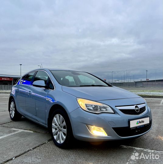 Opel Astra 1.4 AT, 2011, 162 000 км