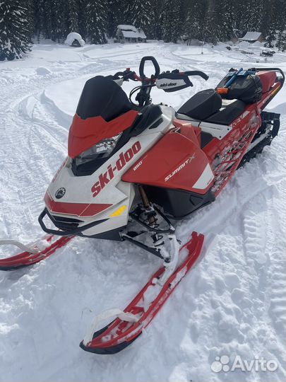 BRP Ski-Doo Summit