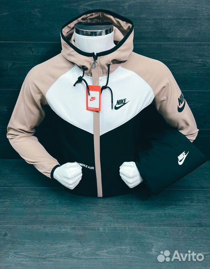Спортивный костюм Nike