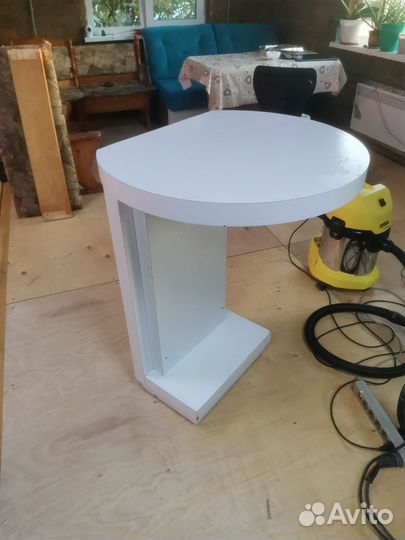 Тумба, столик, подставка