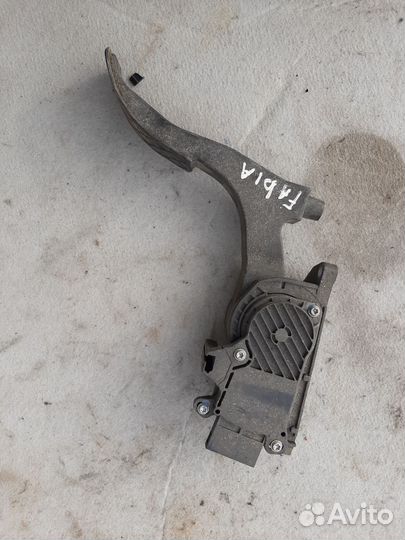 Педаль газа Skoda Fabia 2008год б.у