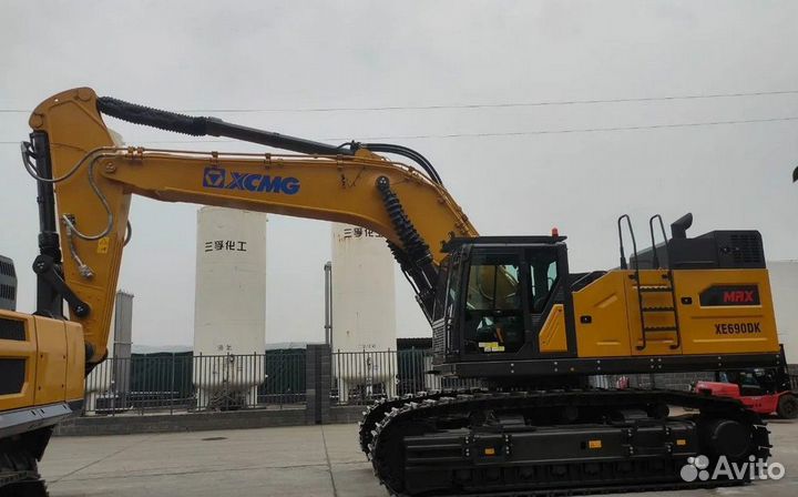 Гусеничный экскаватор XCMG XE690DK, 2023