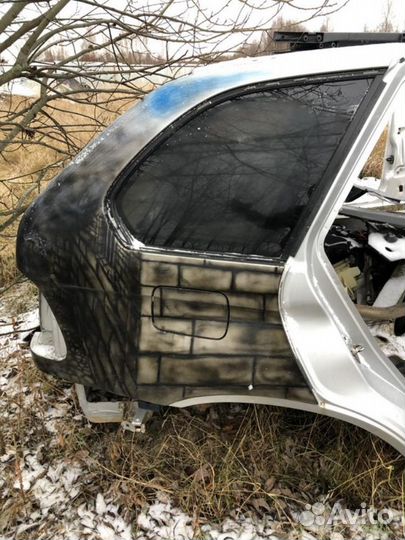Стекло кузовное глухое заднее правое Bmw X5 e53 20