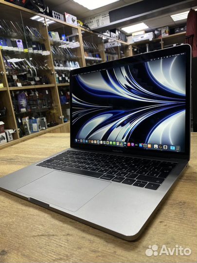Ноутбук Apple MacBook Pro 13 Late 2016