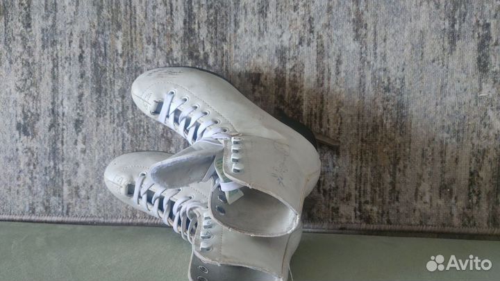 Коньки фигурные 35