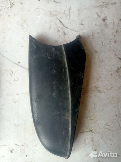 Нижняя крышка зеркала Opel Astra H