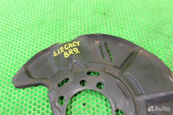 Щиток тормозного диска передний Subaru Legacy BR9