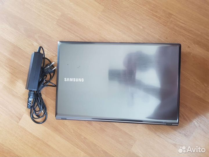 Ноутбук Samsung NP550P7C-S02RU