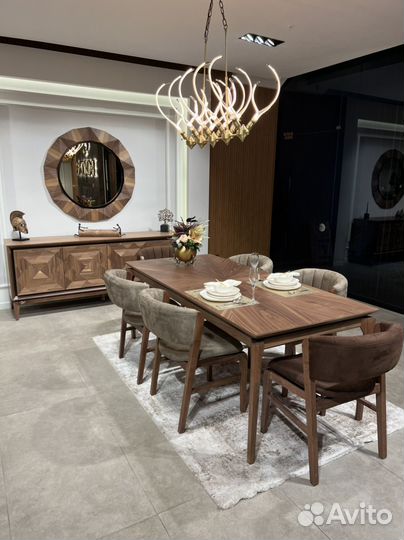 Кухонный стол и стулья