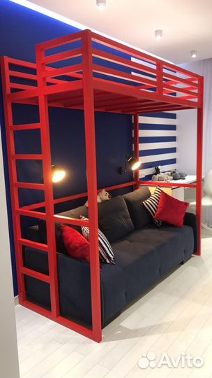 Кровать двухьярусная