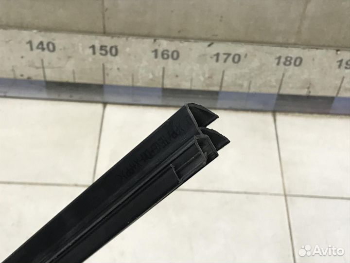 Уплотнитель (внутри) Octavia (A5 1Z) 2004-2013