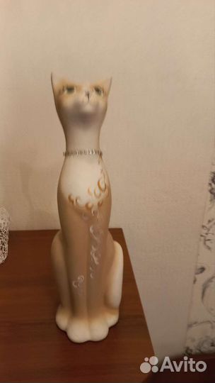 Статуэтка кошка