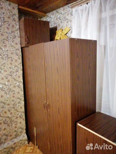 Шкаф трехстворчатый