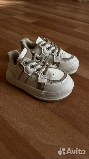 Кроссовки детские