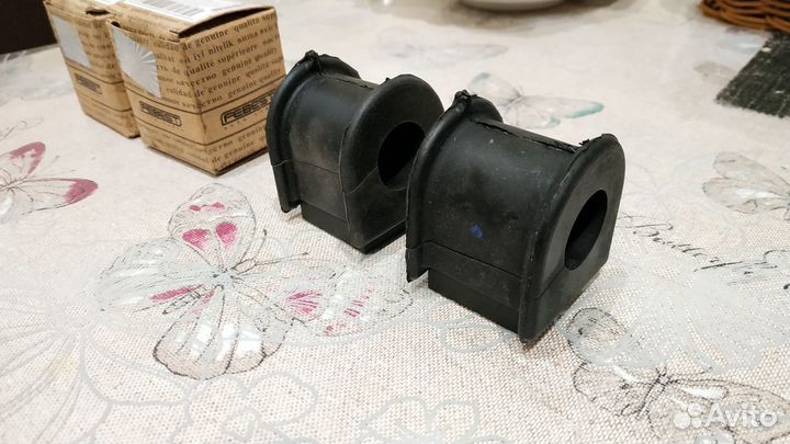 Втулки стабилизатора toyota corolla 9,avensis 2