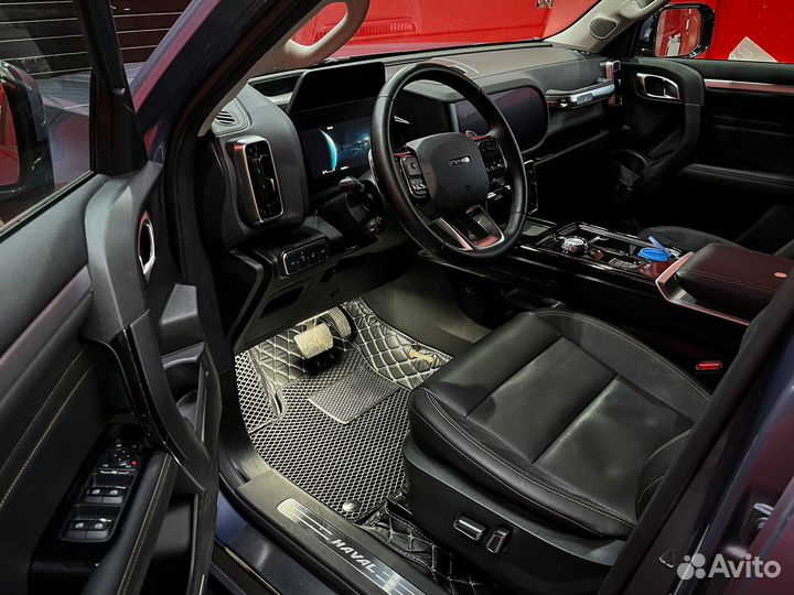 Автомобильный коврик из экокожи