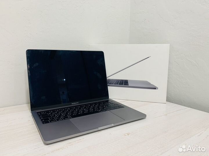 MacBook Pro 13.3 2019 8/256Gb Touch Bar Магазин