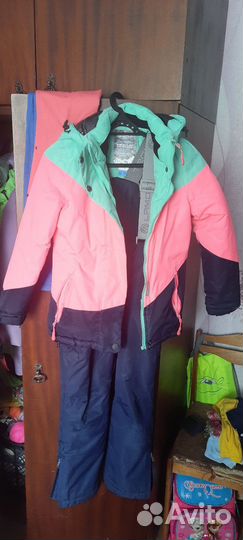 Продам демисезонный костюм, размер S (130)