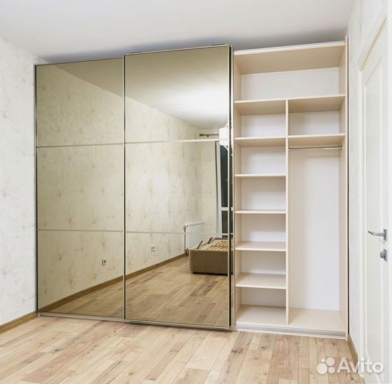 Современный шкаф купе