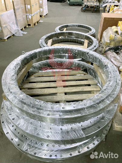 Поворотный круг Komatsu PC240LC-7K