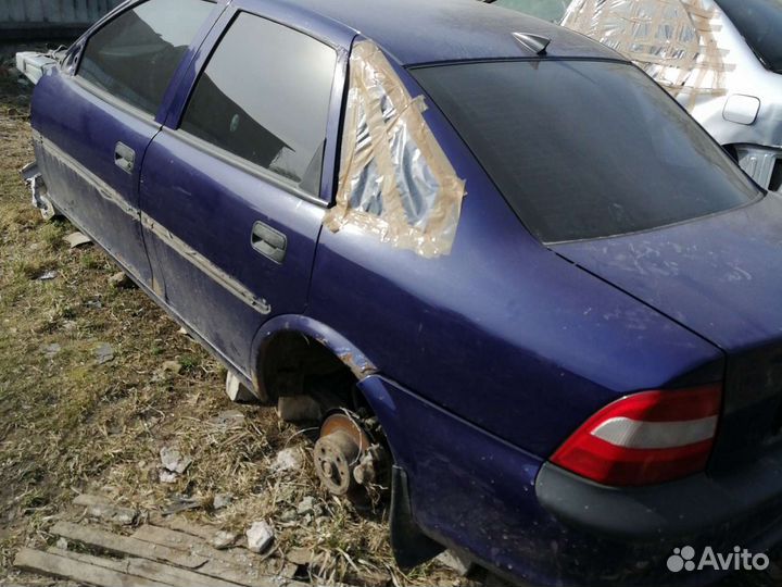 Дверь Опель Вектра Б 1.8