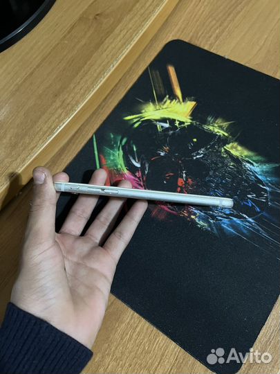 Телефон iPhone 6