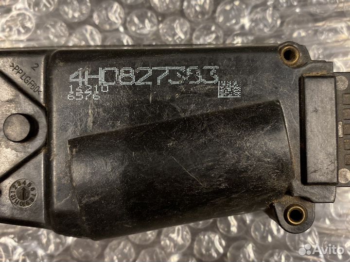 Audi A8 D4 Доводчик багажника 4H0827383