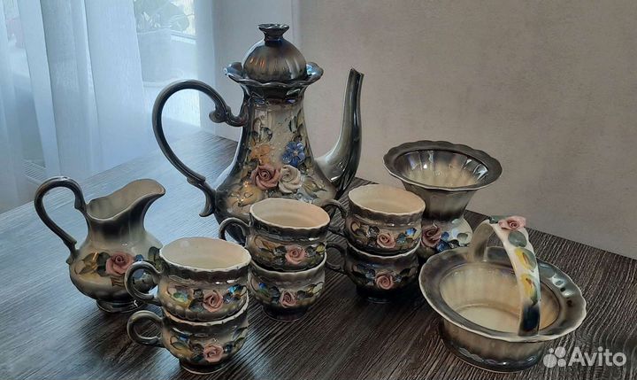 Кофейный чайный сервиз с лепниной