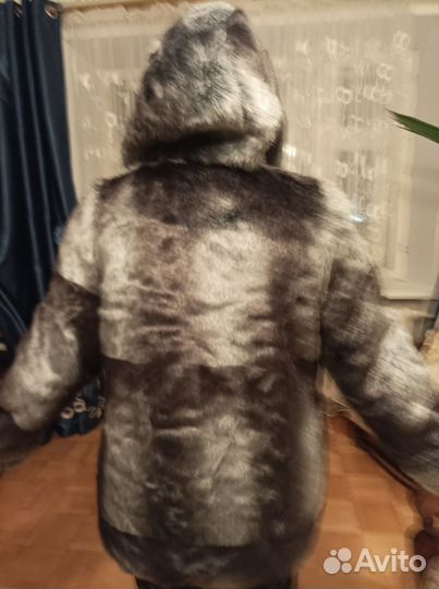 Искусственная шуба короткая с капюшоном