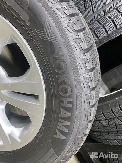 Yokohama Ice Guard 215/65R16 5x114.3 D67.1 ET42.5