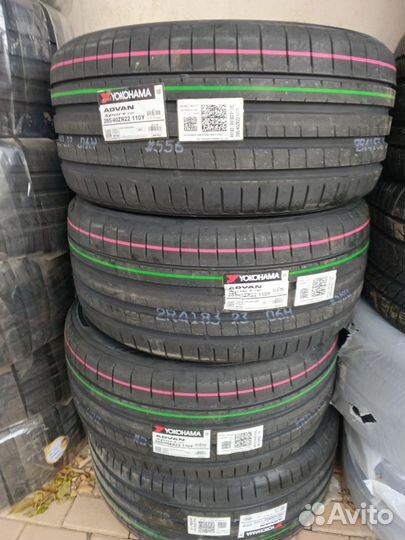 Yokohama Advan Sport V107 285/40 R22 110Y