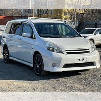 Toyota Isis 1.8 CVT, 2012, 80 000 км, с пробегом, цена 1 100 000 руб.