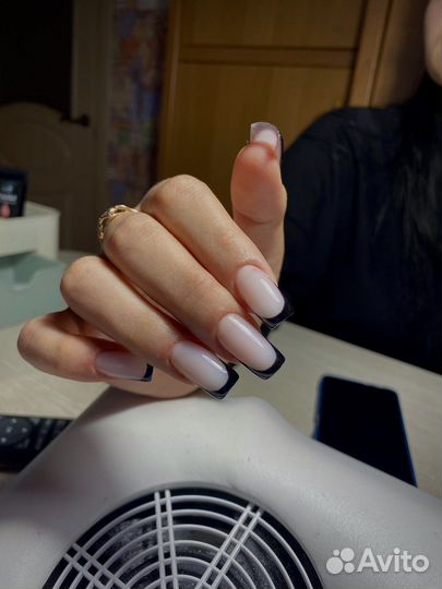 Наращивание ногтей