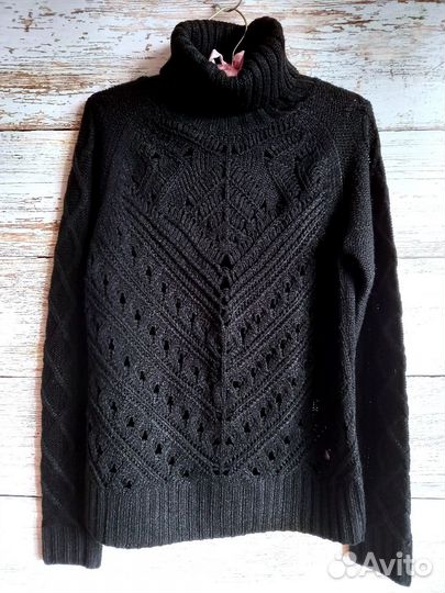 Красивый зимний свитер, размер L