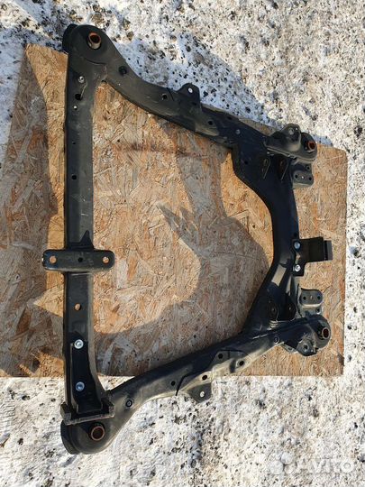 Подрамник передний, toyota camry 40