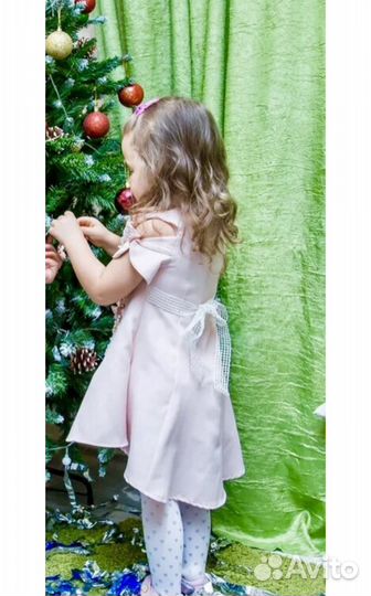 Нарядное розовое платье для девочки 3-4 года
