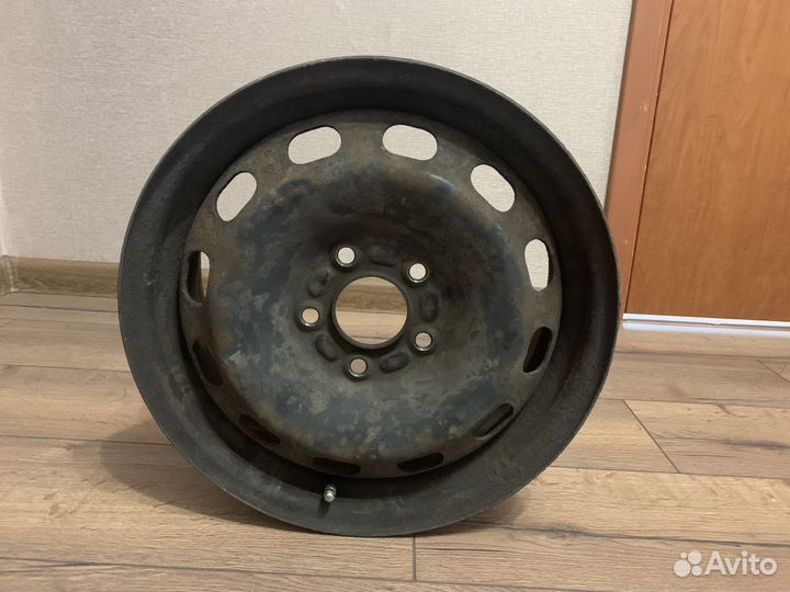 Диск r 15 штампованный