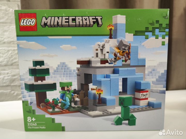 Конструктор lego Minecfat Ледяные вершины 21243