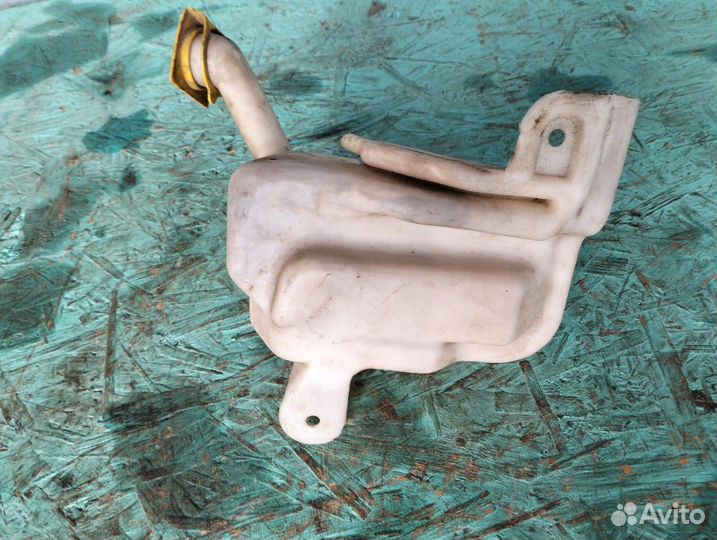 Бачок омывателя Chrysler Neon 1