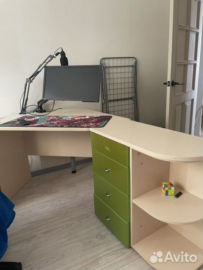 Стол компьютерный угловой