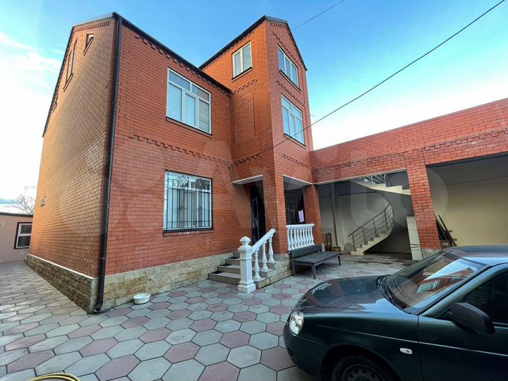 Дом 230 м² на участке 4 сот.