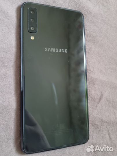 Samsung Galaxy A7 (2018), 4/64 ГБ