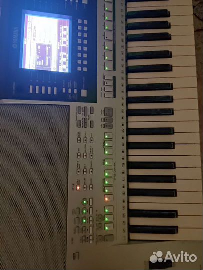 Синтезатор yamaha PSR -S710