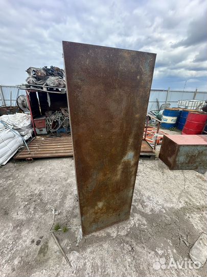 Шкаф металлический для раздевалки